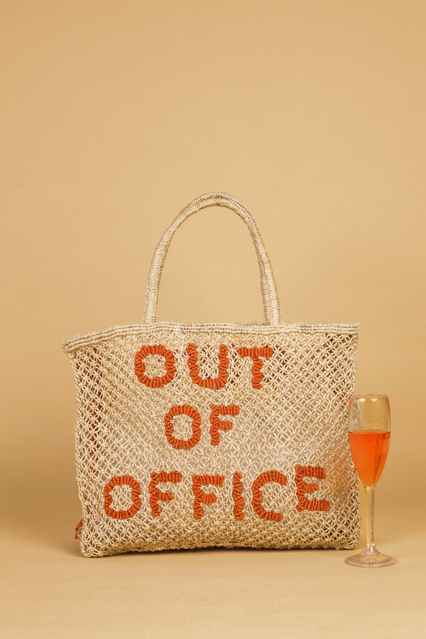 Timeless Woven Carry Bag for Daily Wear - Image 3