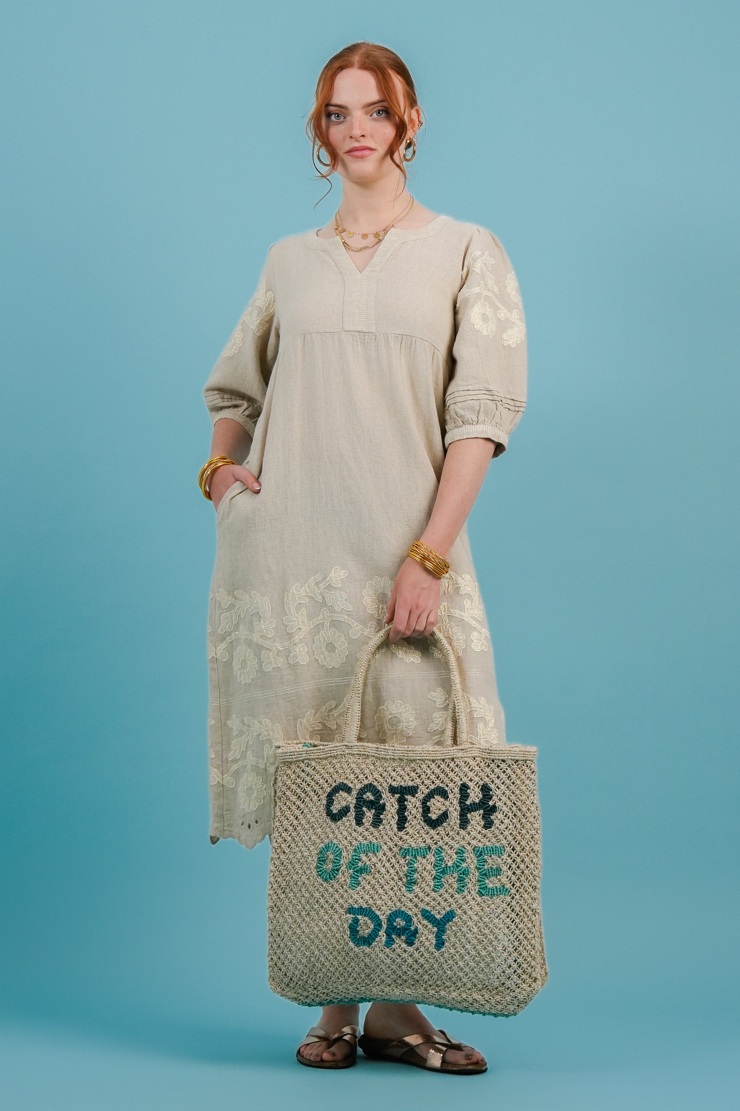 Essential Polished Woven Carry Bag for Daily Wear - Image 2
