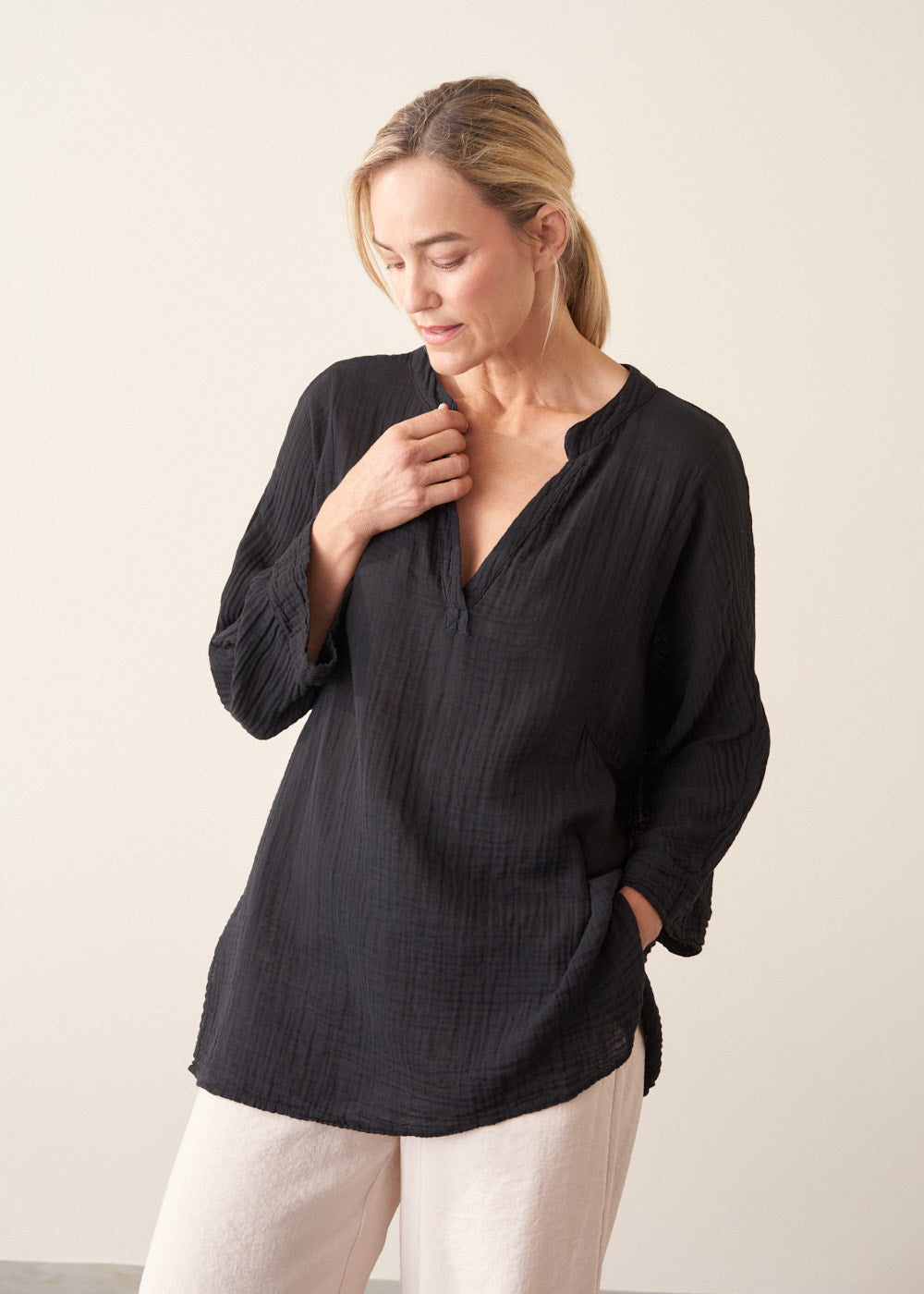 Versatile Lightweight Modern Everyday Top - Image 4
