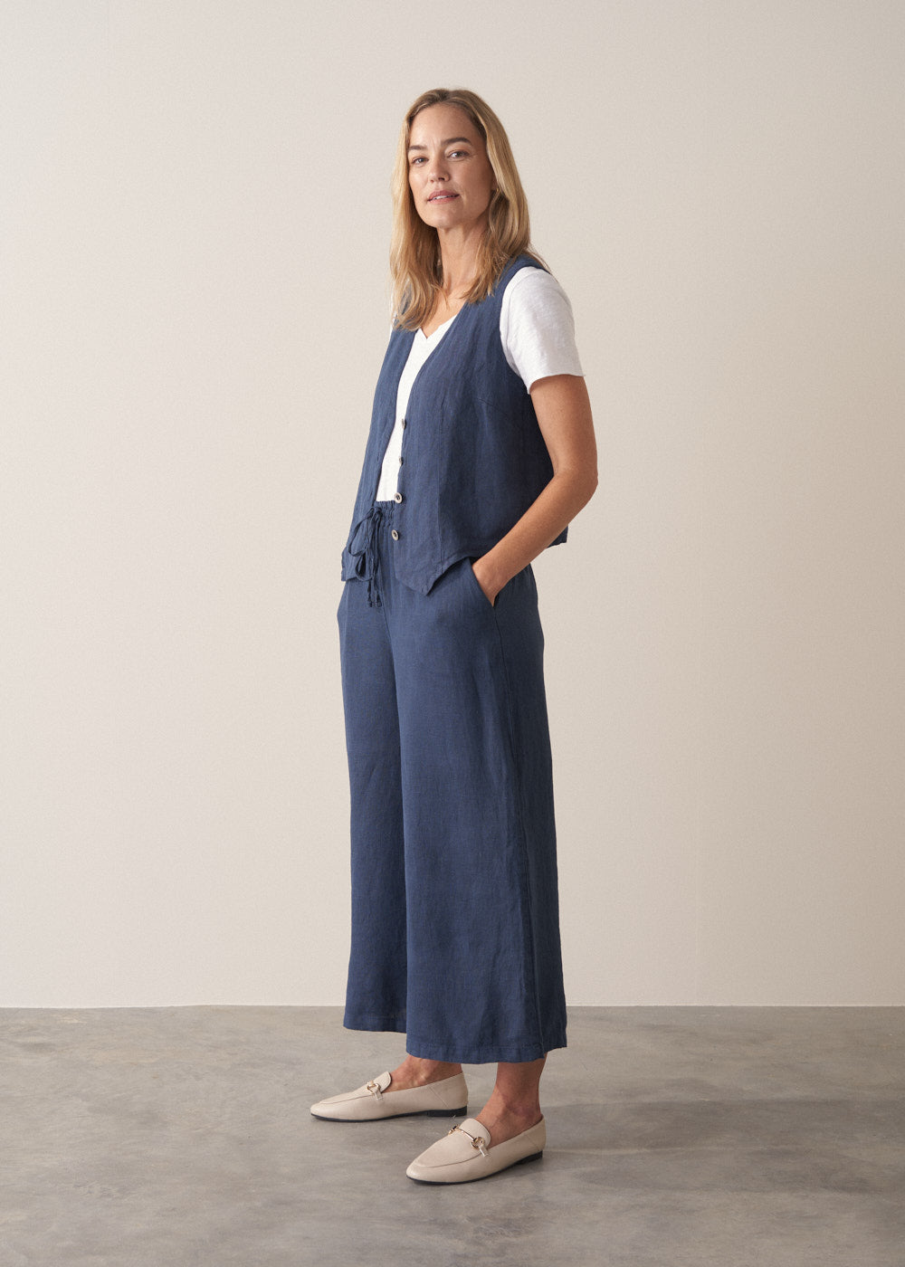Lightweight Modern Navy Linen Waistcoat - Image 5