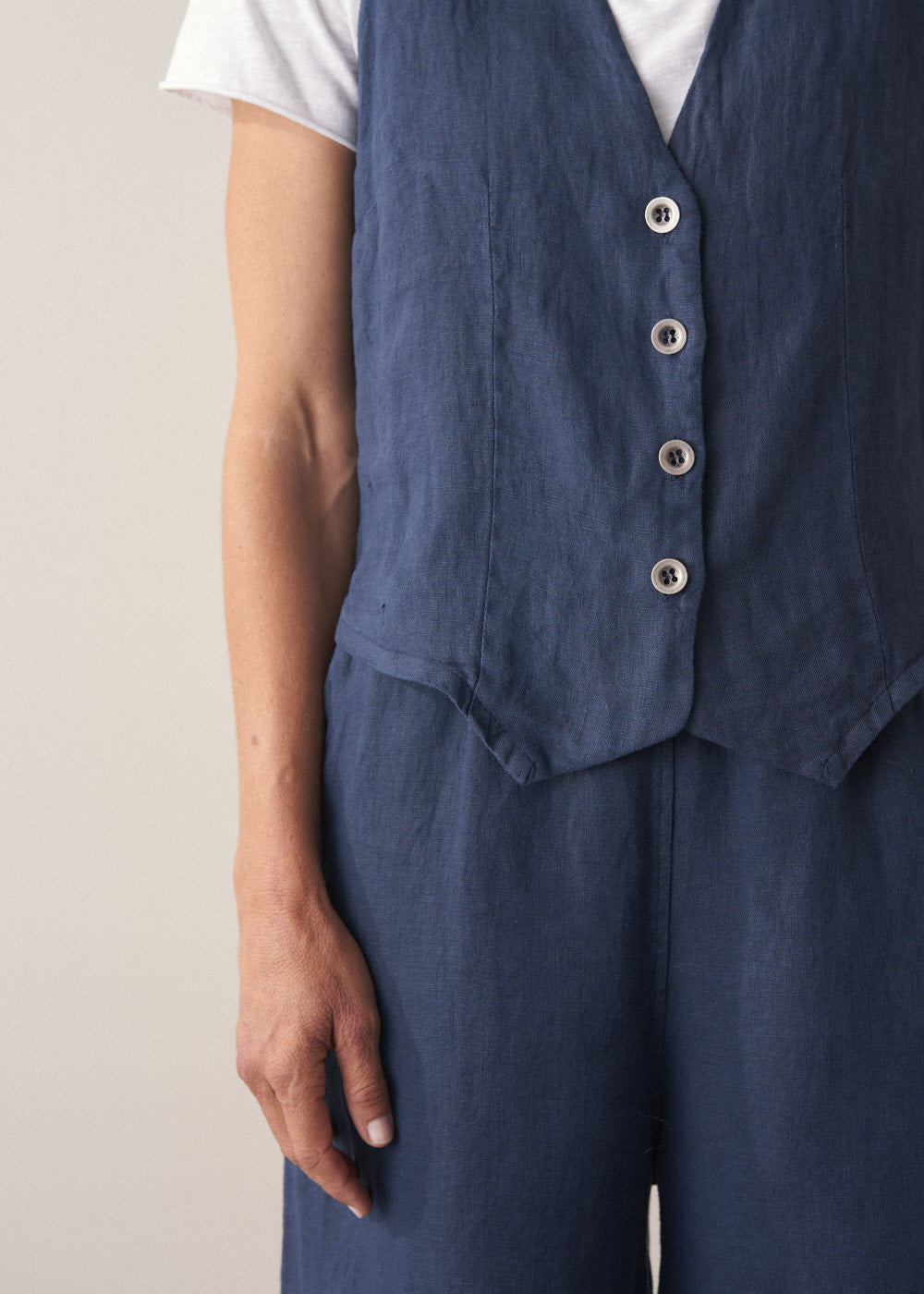 Lightweight Modern Navy Linen Waistcoat - Image 4