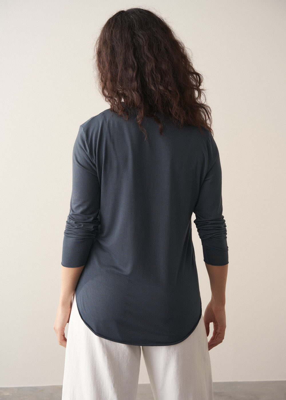 Lightweight Modern Relaxed Grey Top - Image 3
