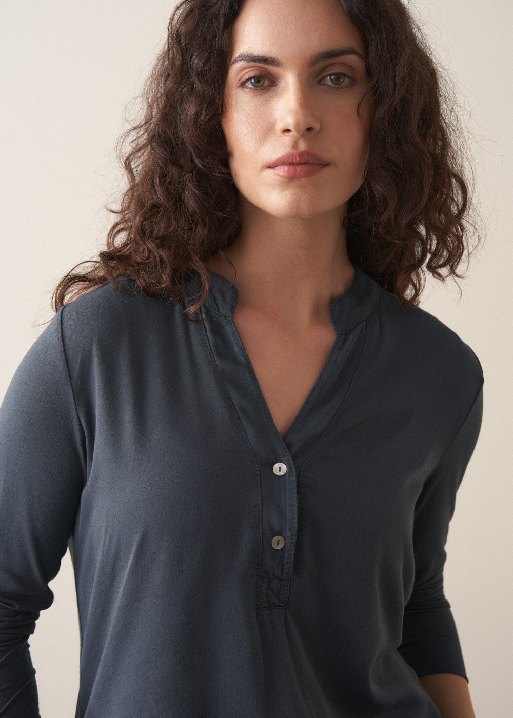 Lightweight Modern Relaxed Grey Top - Image 5