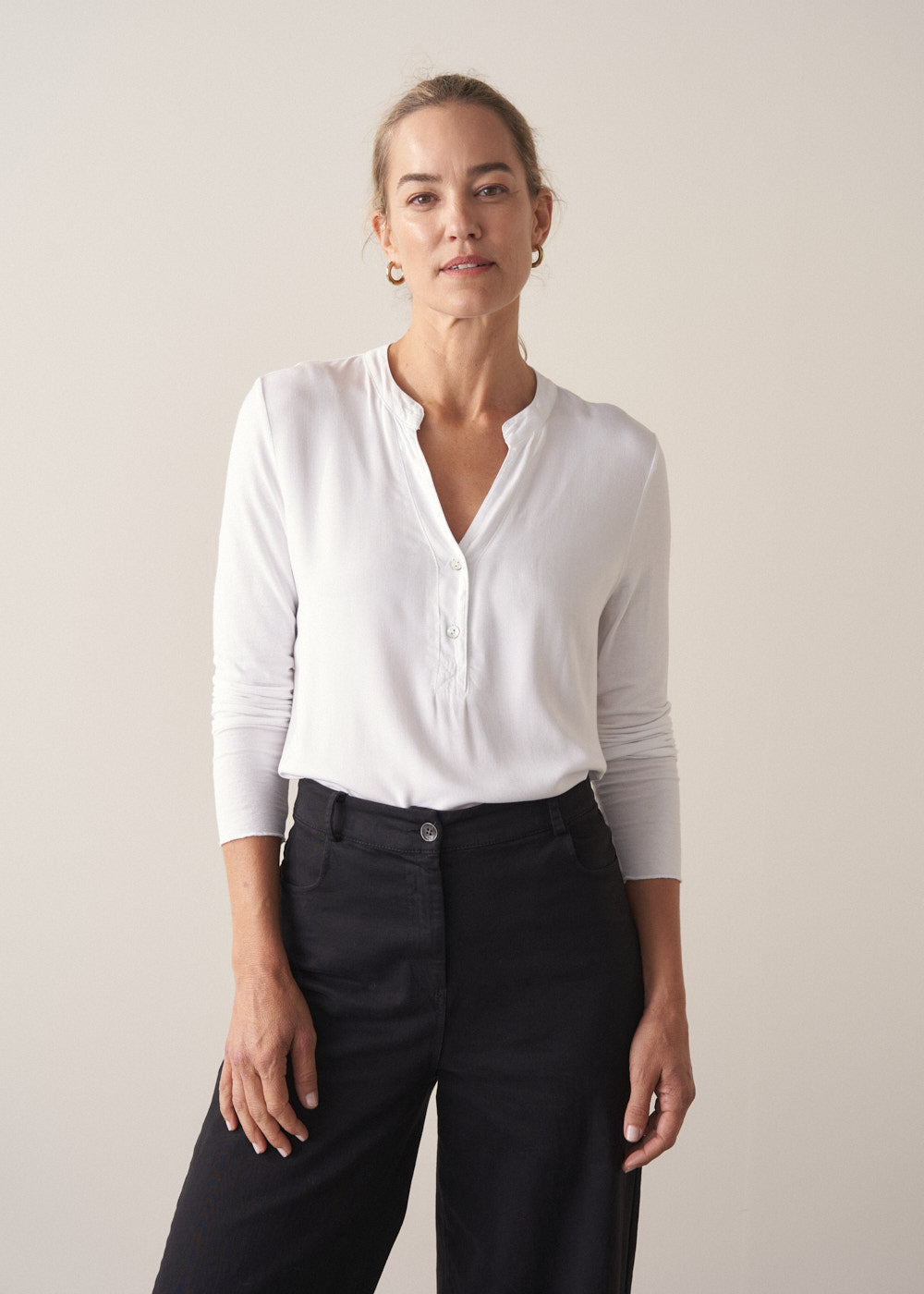 Versatile Lightweight Modern Relaxed Top - Image 6