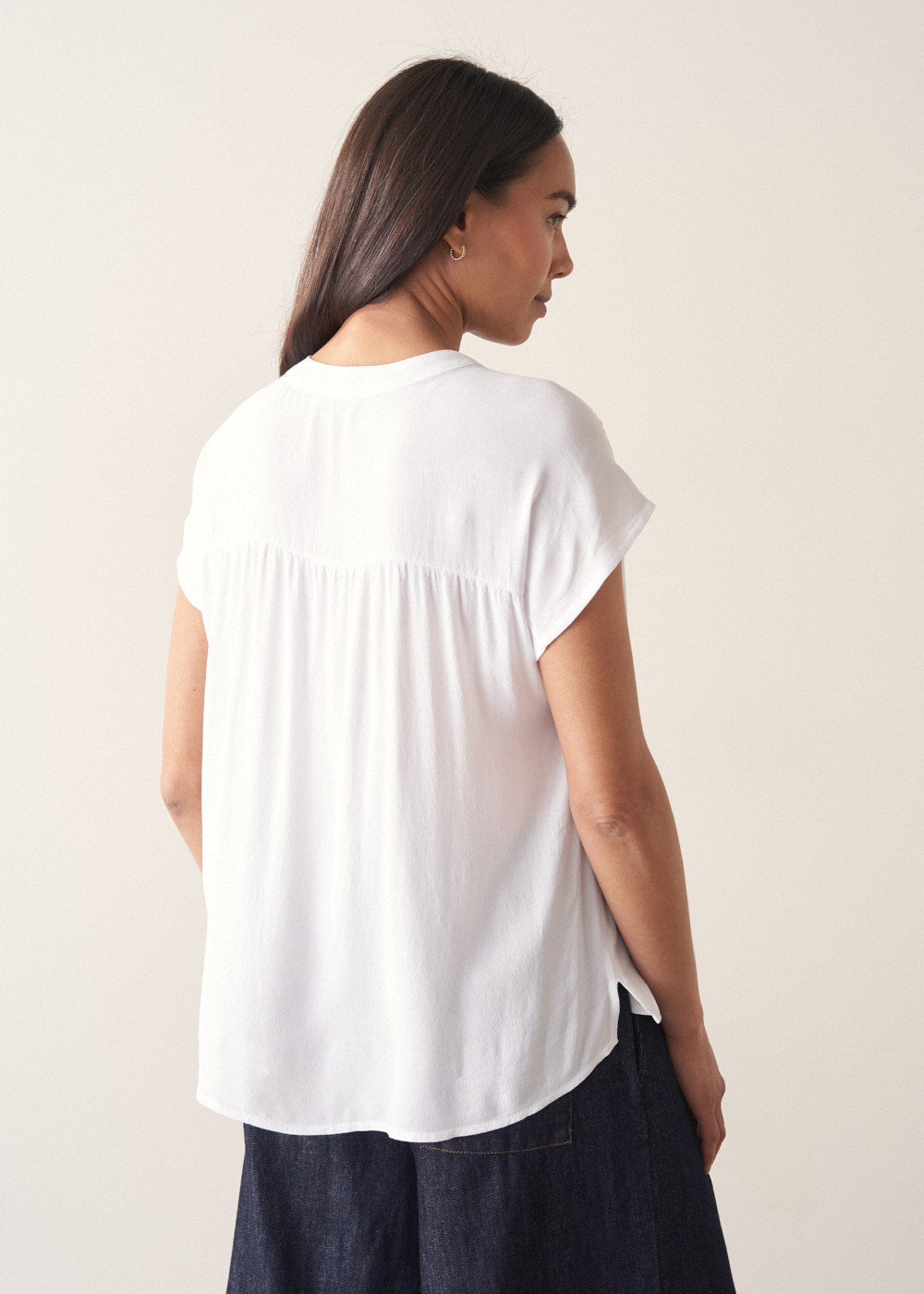 Lightweight White Relaxed Fit Top - Image 4