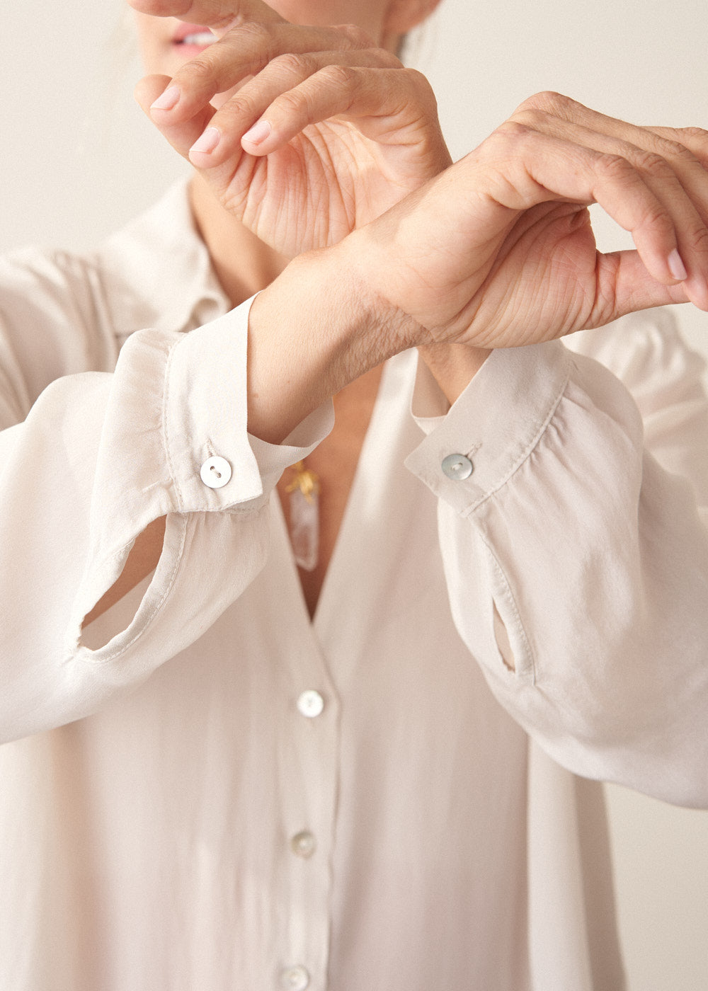 Lightweight Vintage White Crepe Shirt - Image 3