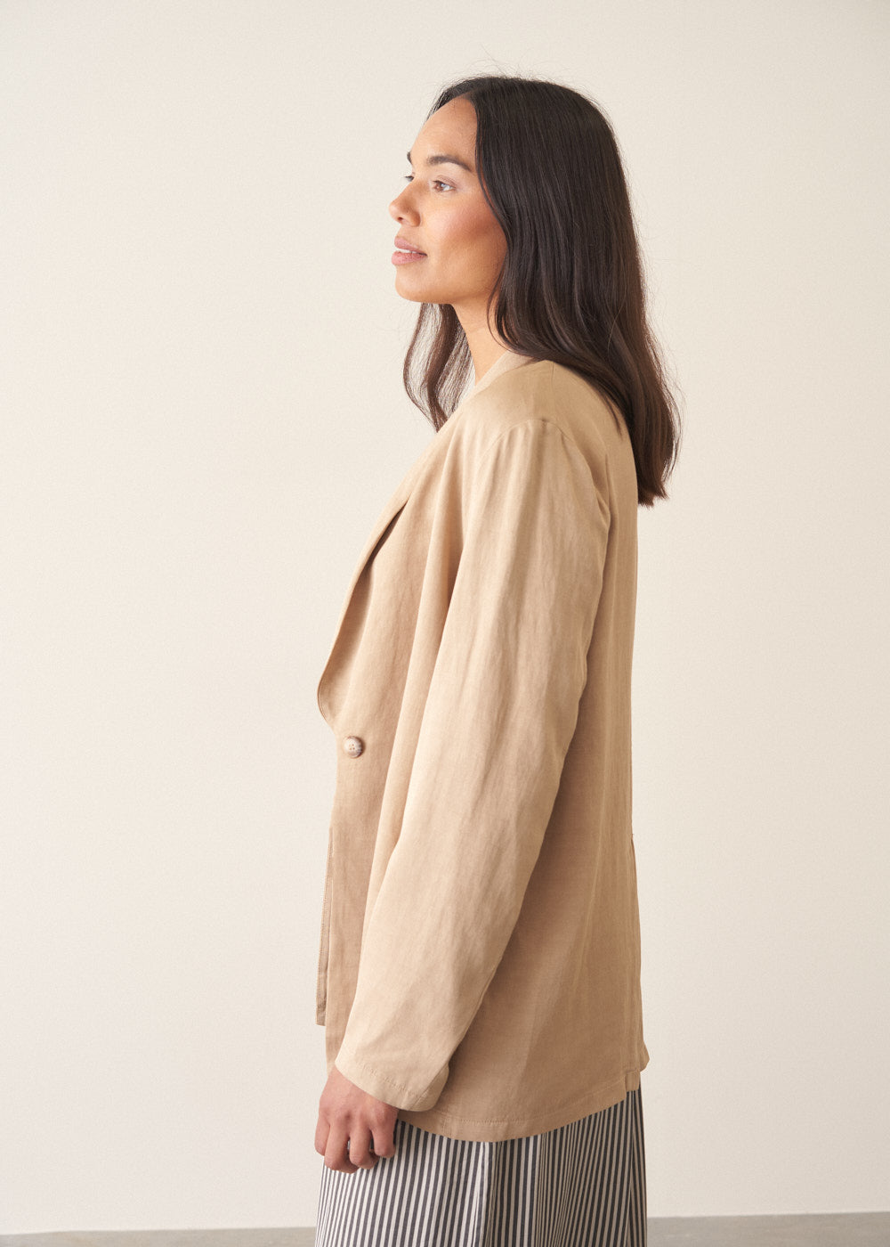 Lightweight Modern Relaxed Sand Jacket - Image 3