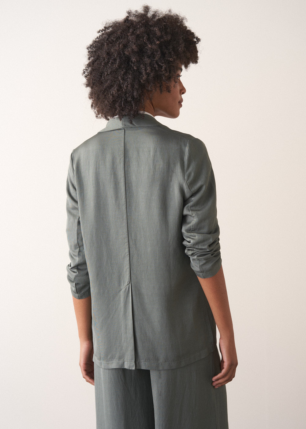 Lightweight Modern Relaxed Refined Jacket - Image 3