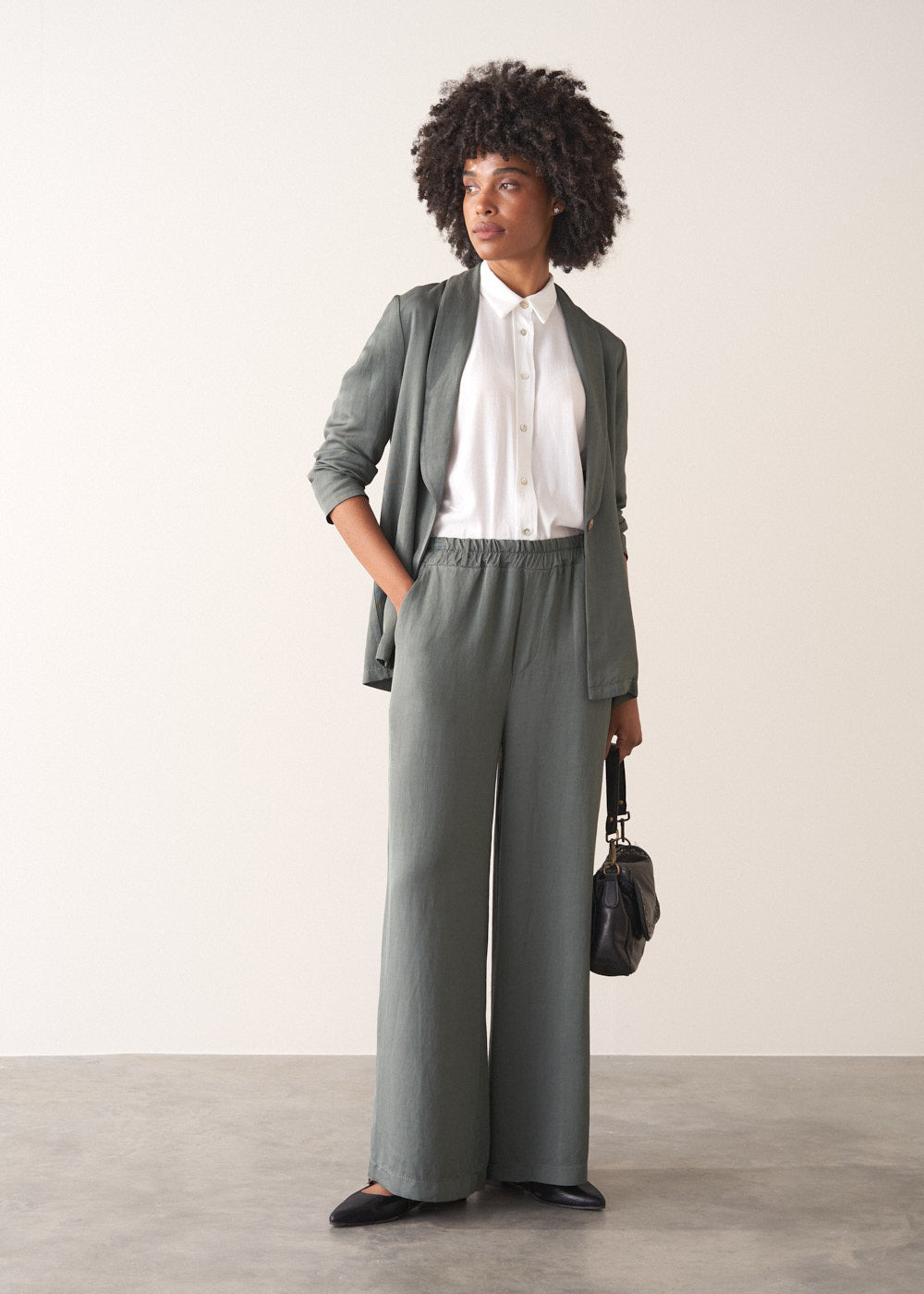 Lightweight Modern Relaxed Refined Jacket - Image 2