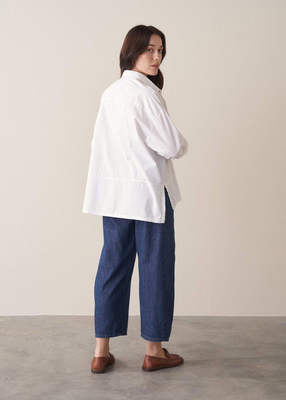 Refined Versatile Lightweight Modern Shirt - Image 5