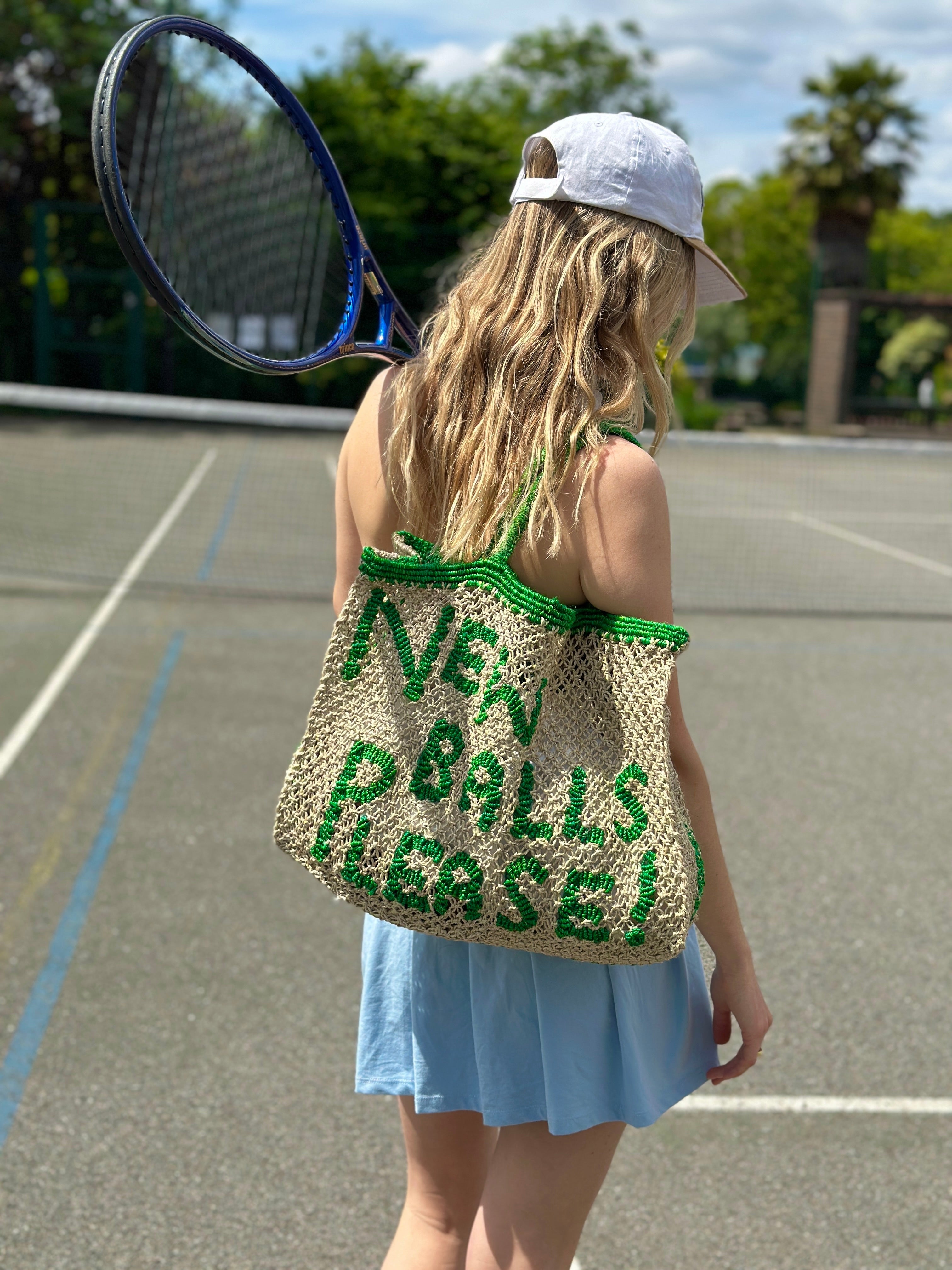 Essential Timeless Woven Carry Bag for Daily Wear - Image 2