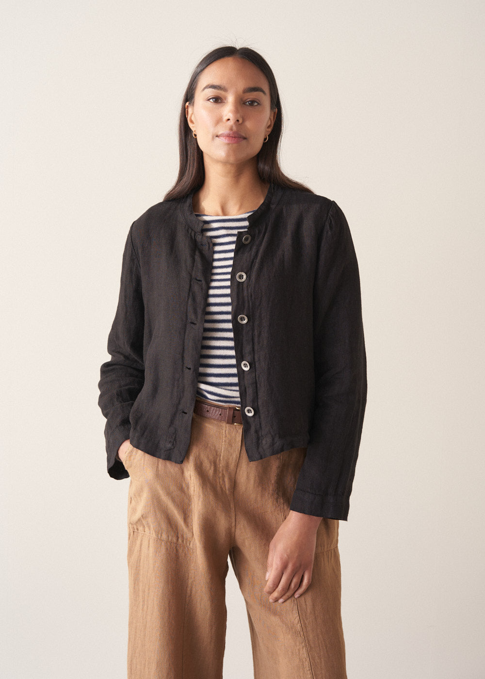 Refined Black Cropped Linen Jacket - Image 2