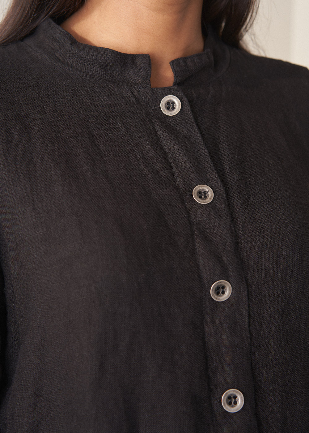 Refined Black Cropped Linen Jacket - Image 4